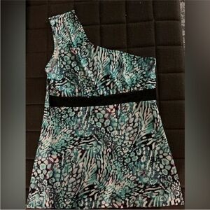 Loop 18 One-Shoulder Abstract top